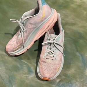 Hoka Clifton 9 Women's Shoes in light blue Size 9.5